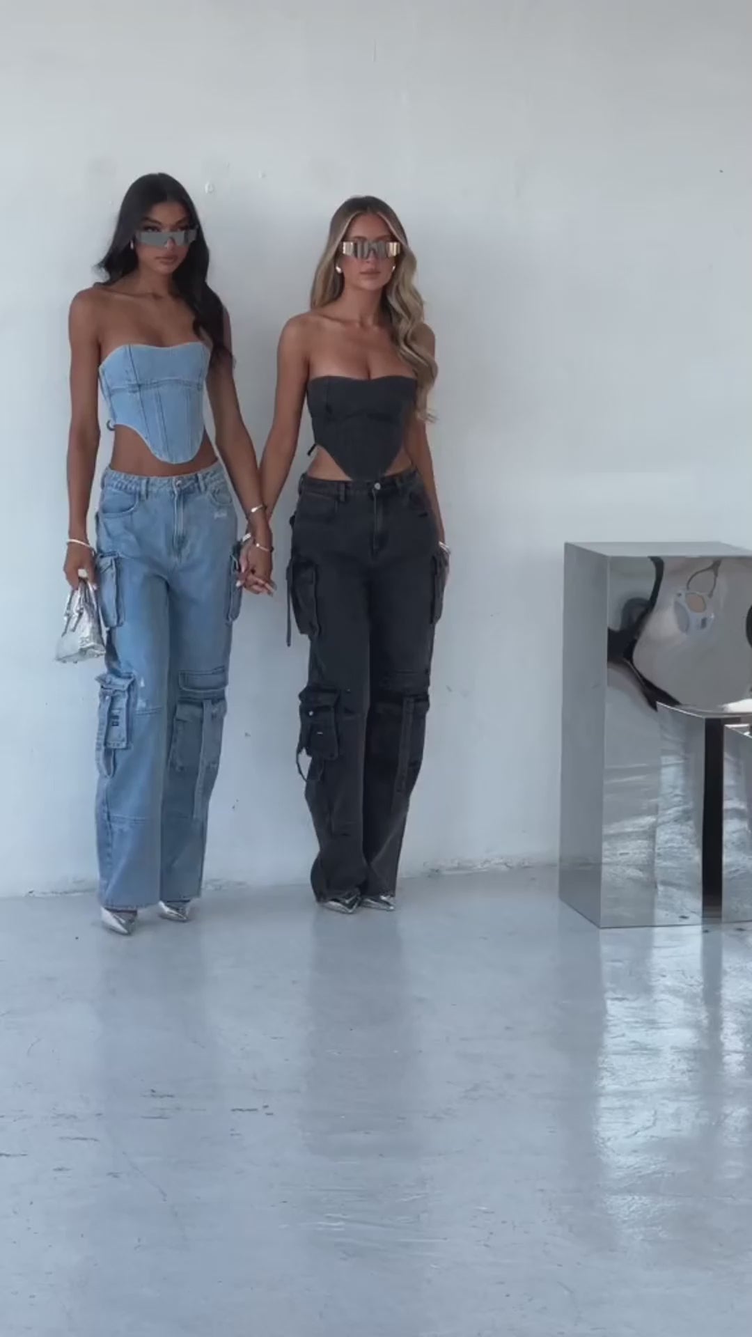 Low Rise Wide Leg Cargo Jeans